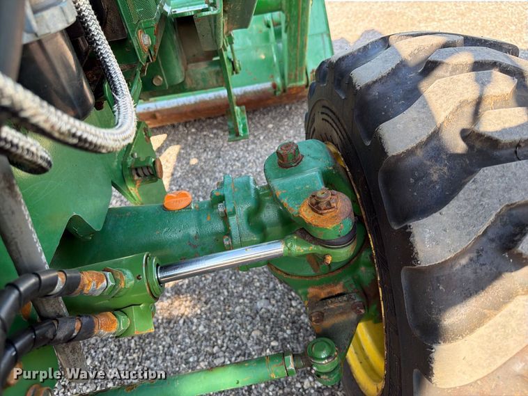 image for item FB5169 1998 John Deere 870 MFWD tractor