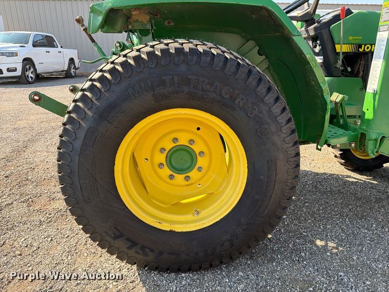 image for item FB5169 1998 John Deere 870 MFWD tractor
