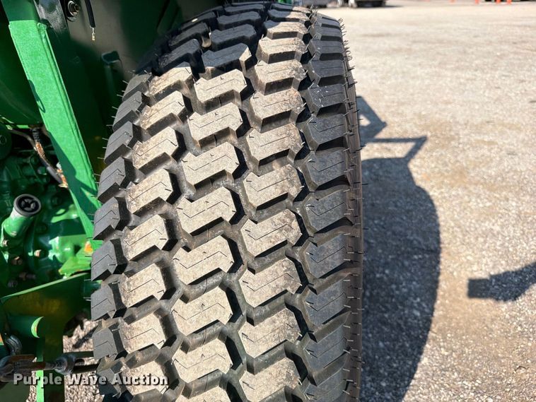 image for item FB5169 1998 John Deere 870 MFWD tractor