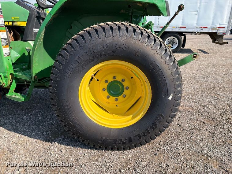 image for item FB5169 1998 John Deere 870 MFWD tractor