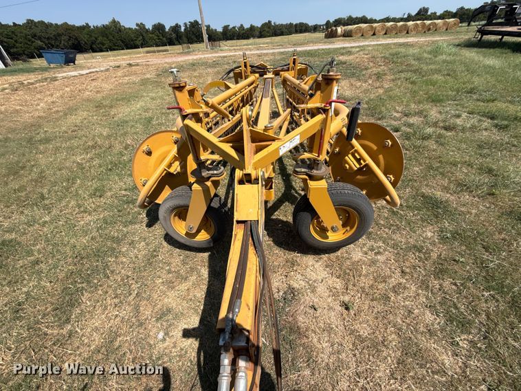 image for item FC4179 2018 Vermeer R2300 hay rake