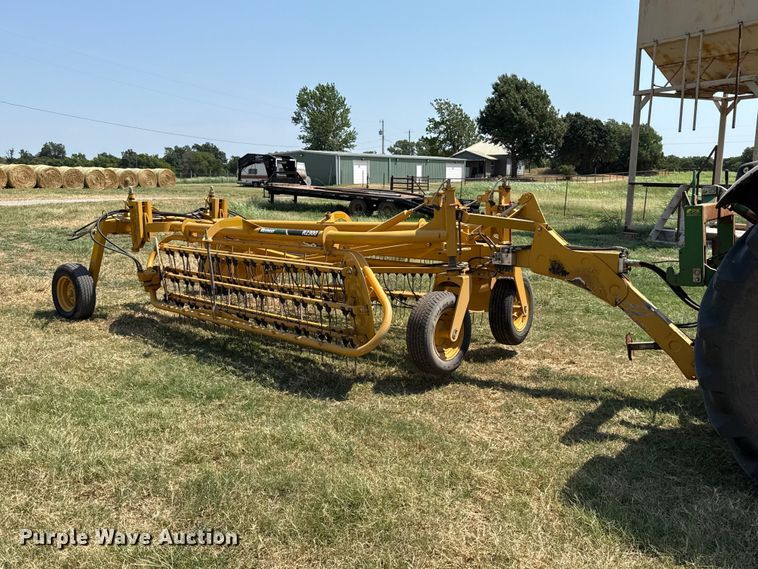 image for item FC4179 2018 Vermeer R2300 hay rake