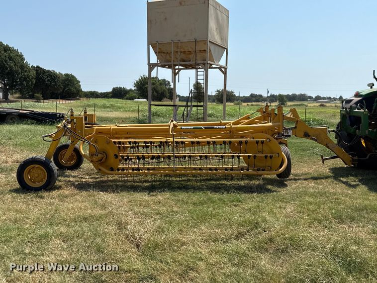 image for item FC4179 2018 Vermeer R2300 hay rake