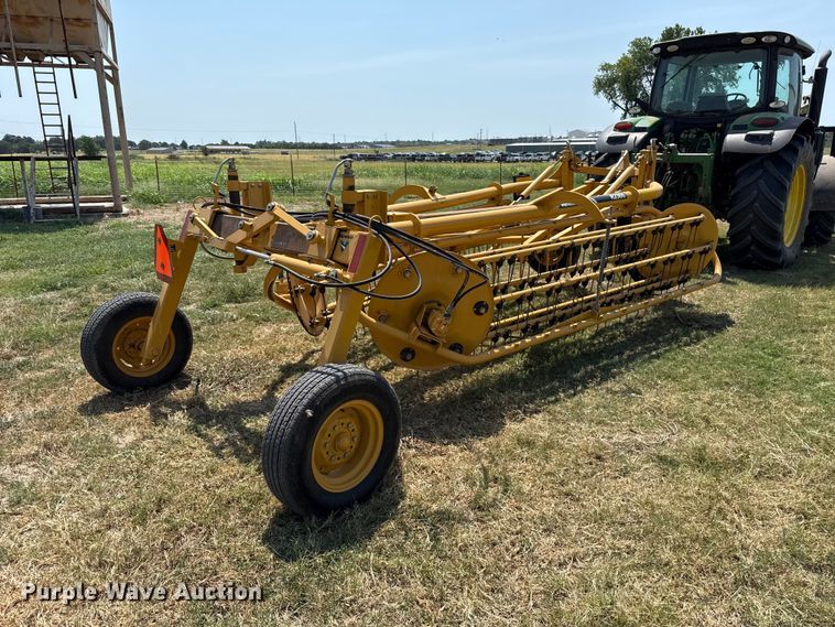 image for item FC4179 2018 Vermeer R2300 hay rake
