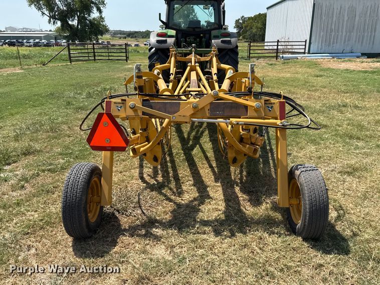 image for item FC4179 2018 Vermeer R2300 hay rake