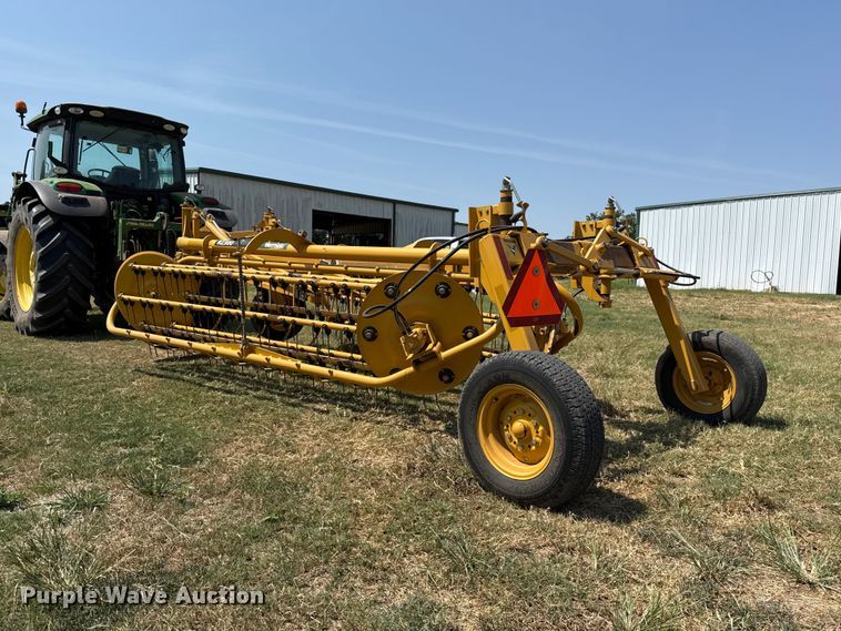 image for item FC4179 2018 Vermeer R2300 hay rake
