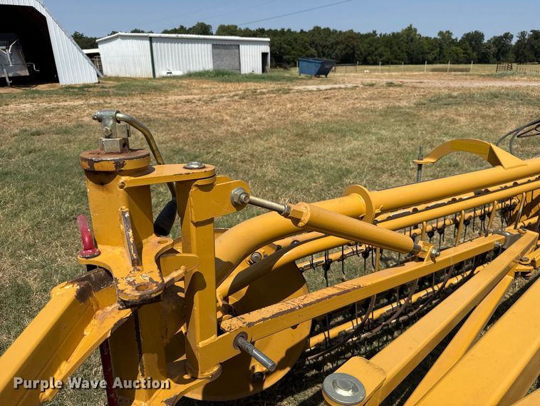 image for item FC4179 2018 Vermeer R2300 hay rake