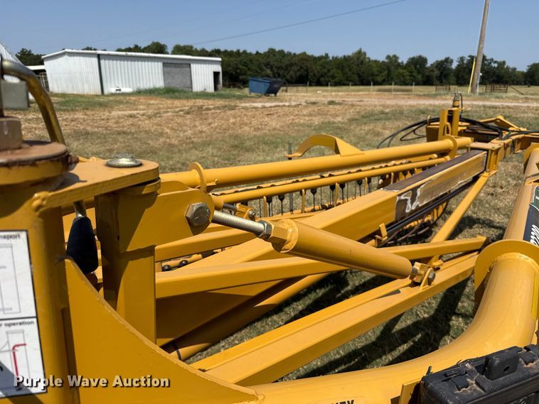 image for item FC4179 2018 Vermeer R2300 hay rake