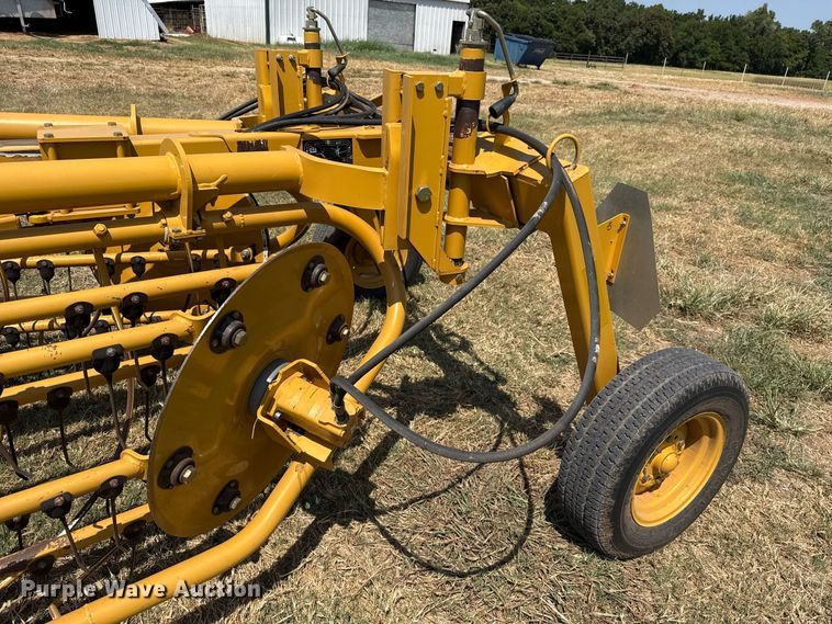 image for item FC4179 2018 Vermeer R2300 hay rake