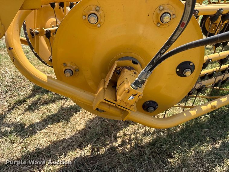 image for item FC4179 2018 Vermeer R2300 hay rake