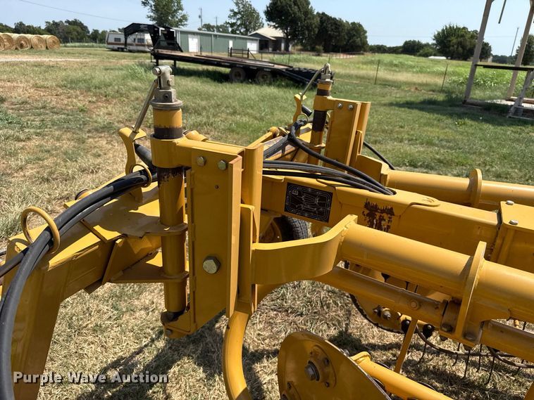 image for item FC4179 2018 Vermeer R2300 hay rake