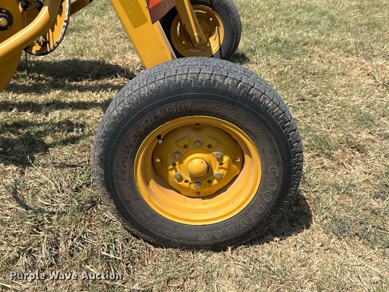 image for item FC4179 2018 Vermeer R2300 hay rake