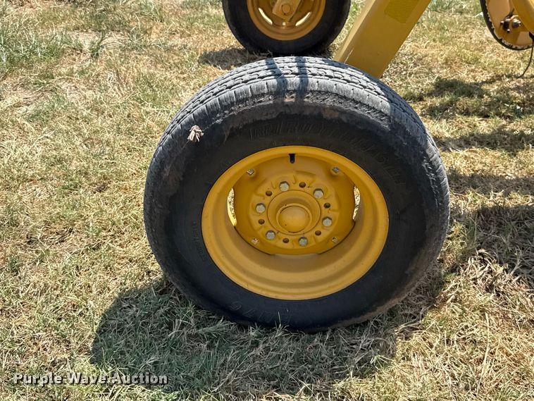 image for item FC4179 2018 Vermeer R2300 hay rake