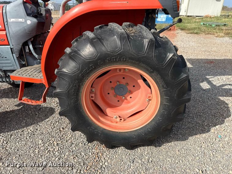 image for item FC4359 2003 Kubota L3830F tractor