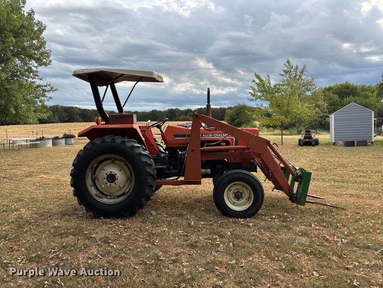 image for item FG0665 1982 Allis-Chalmers 6140 tractor