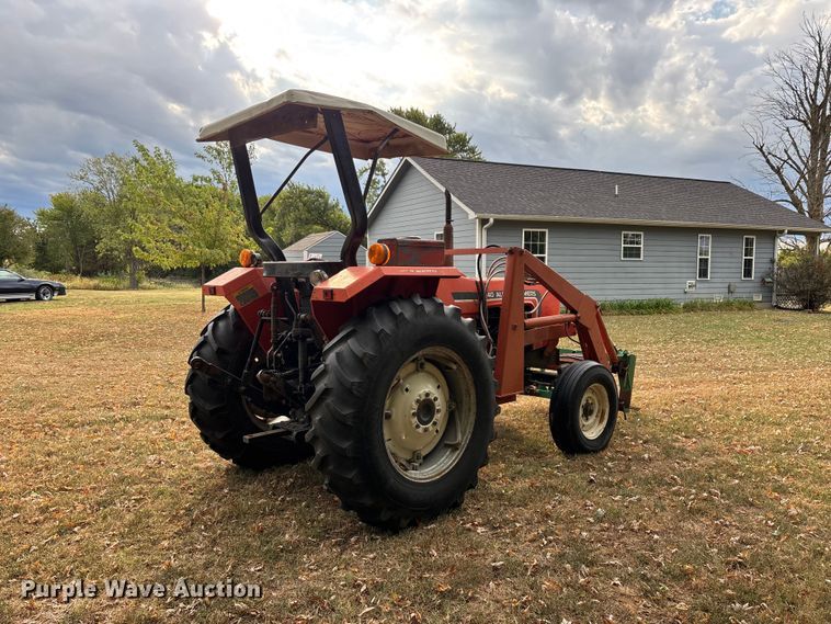 image for item FG0665 1982 Allis-Chalmers 6140 tractor