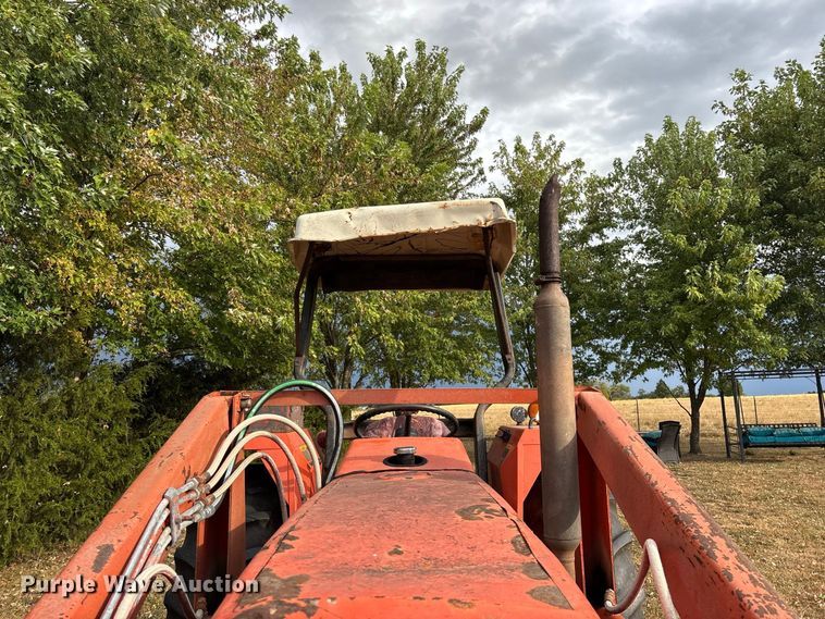 image for item FG0665 1982 Allis-Chalmers 6140 tractor