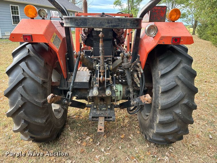 image for item FG0665 1982 Allis-Chalmers 6140 tractor