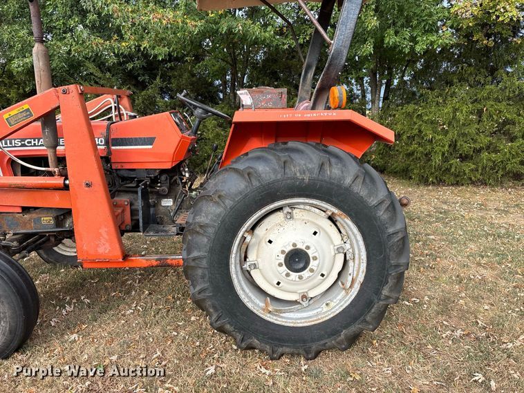 image for item FG0665 1982 Allis-Chalmers 6140 tractor