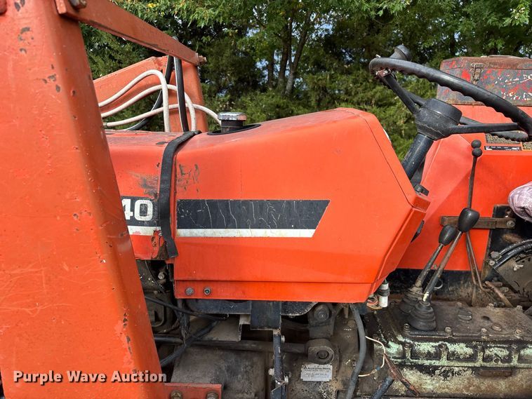 image for item FG0665 1982 Allis-Chalmers 6140 tractor