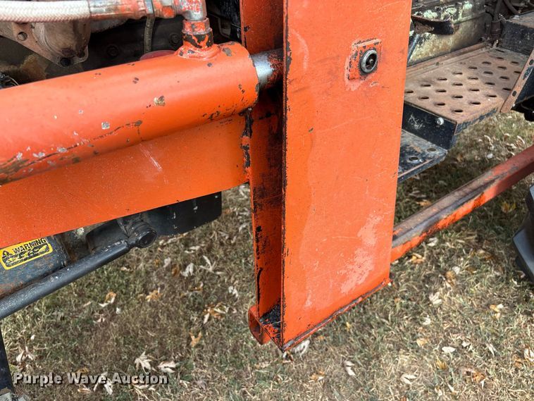 image for item FG0665 1982 Allis-Chalmers 6140 tractor