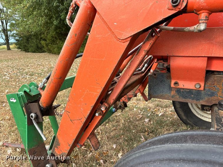 image for item FG0665 1982 Allis-Chalmers 6140 tractor