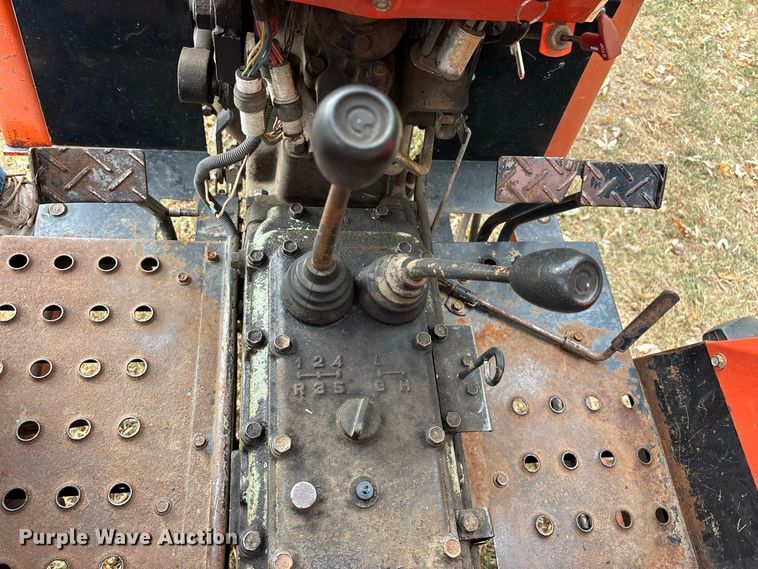 image for item FG0665 1982 Allis-Chalmers 6140 tractor