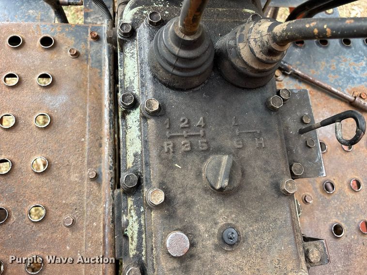 image for item FG0665 1982 Allis-Chalmers 6140 tractor