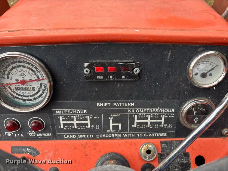 image for item FG0665 1982 Allis-Chalmers 6140 tractor