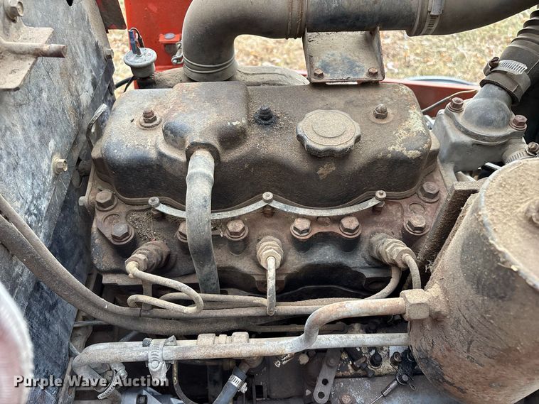 image for item FG0665 1982 Allis-Chalmers 6140 tractor