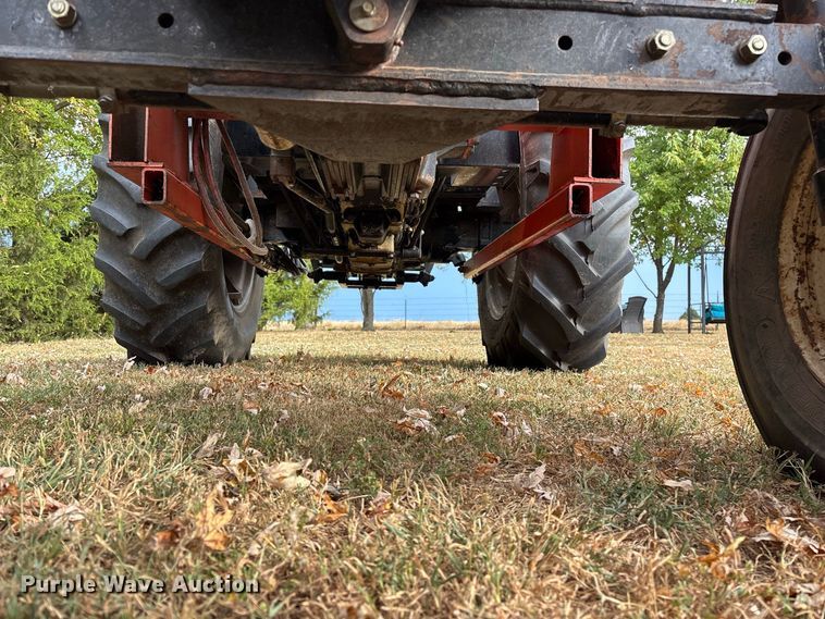 image for item FG0665 1982 Allis-Chalmers 6140 tractor