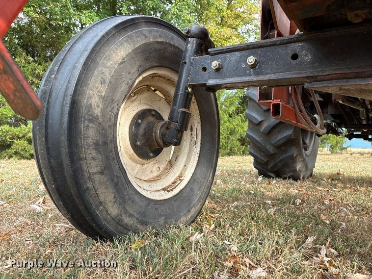 image for item FG0665 1982 Allis-Chalmers 6140 tractor