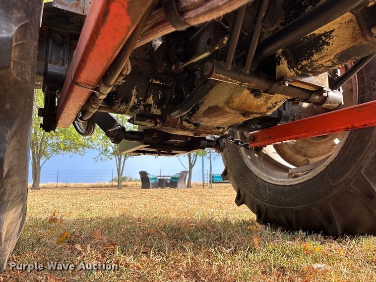 image for item FG0665 1982 Allis-Chalmers 6140 tractor