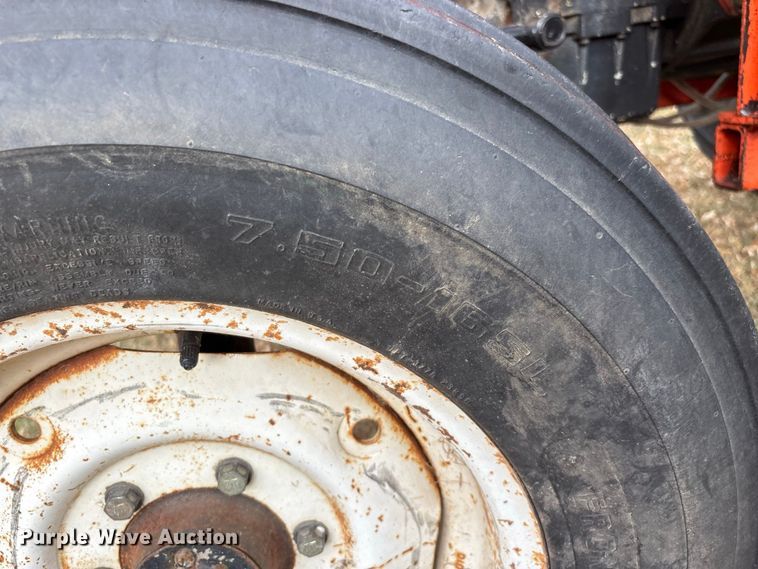 image for item FG0665 1982 Allis-Chalmers 6140 tractor