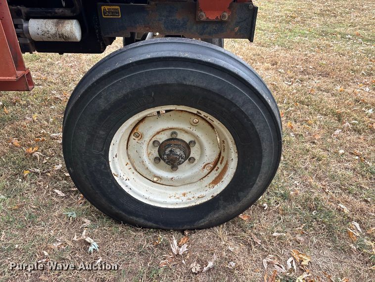 image for item FG0665 1982 Allis-Chalmers 6140 tractor