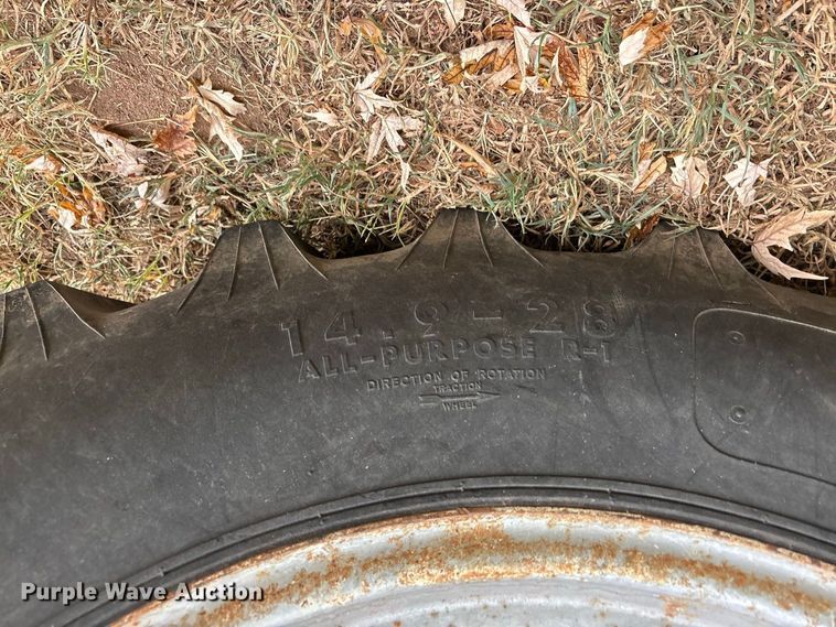 image for item FG0665 1982 Allis-Chalmers 6140 tractor