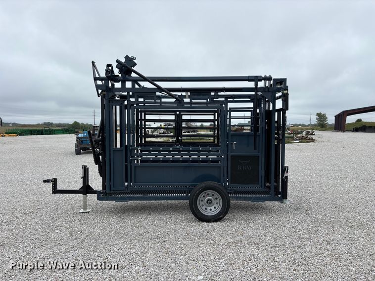 image for item FG0699 RBW Agricultural Rancher Manual squeeze chute