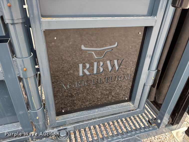 image for item FG0699 RBW Agricultural Rancher Manual squeeze chute