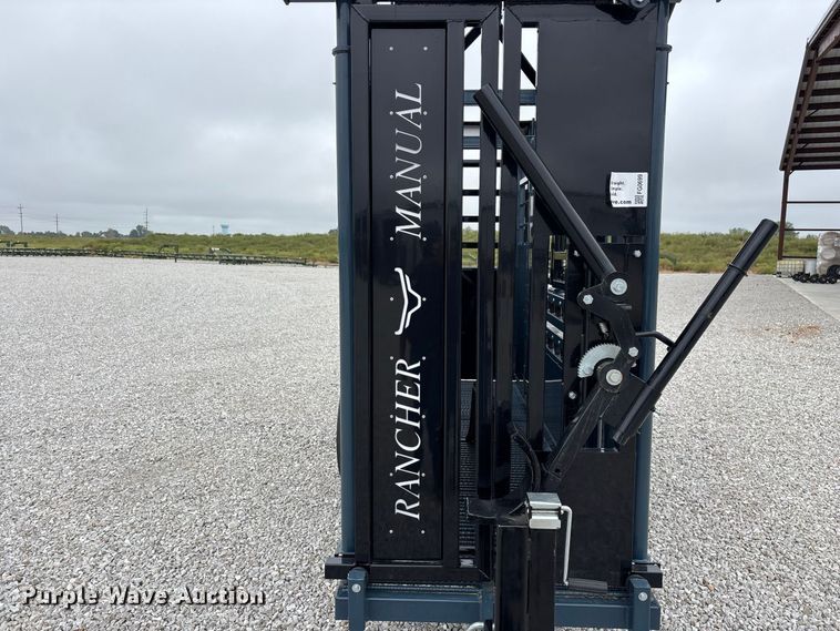 image for item FG0699 RBW Agricultural Rancher Manual squeeze chute