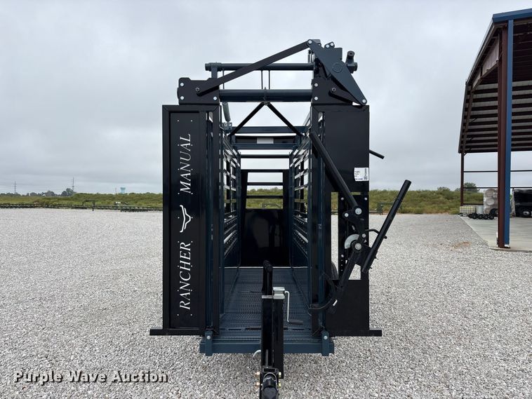 image for item FG0699 RBW Agricultural Rancher Manual squeeze chute