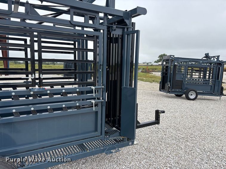 image for item FG0699 RBW Agricultural Rancher Manual squeeze chute