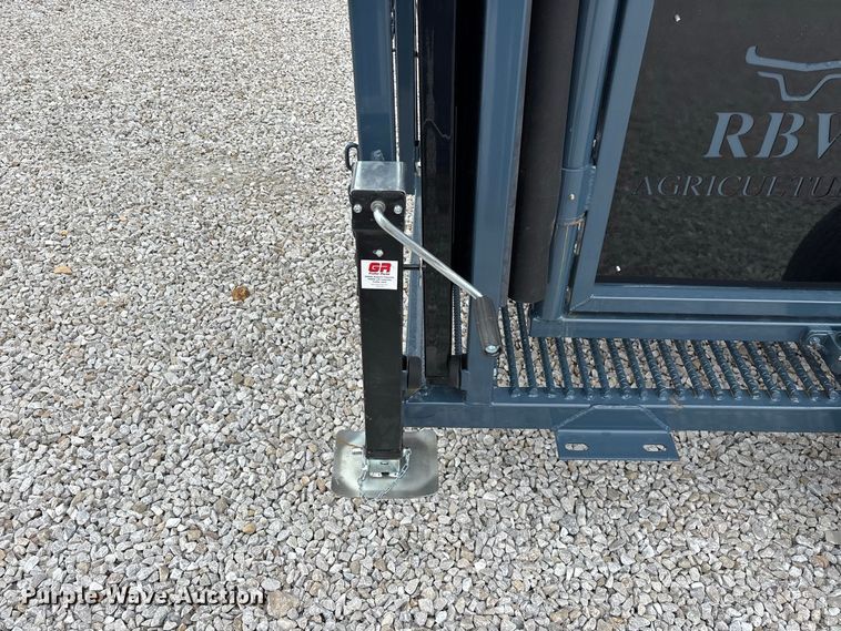 image for item FG0699 RBW Agricultural Rancher Manual squeeze chute