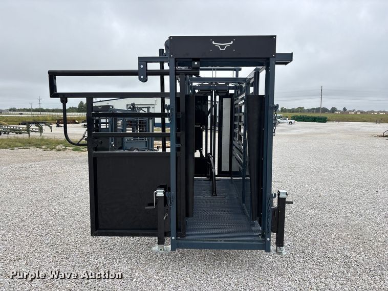image for item FG0699 RBW Agricultural Rancher Manual squeeze chute