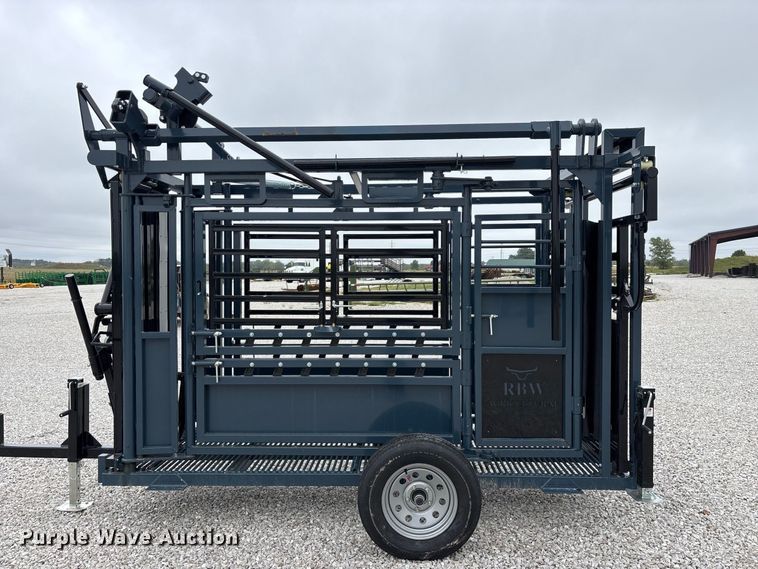 image for item FG0699 RBW Agricultural Rancher Manual squeeze chute