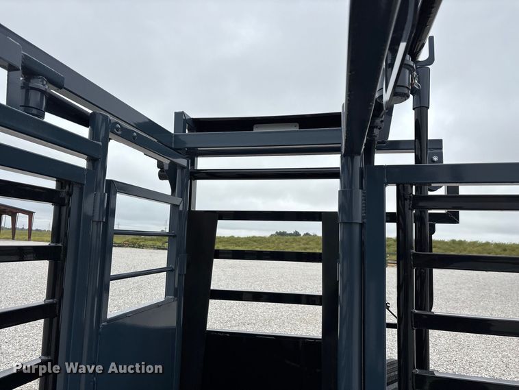 image for item FG0699 RBW Agricultural Rancher Manual squeeze chute