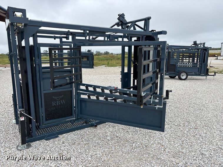 image for item FG0699 RBW Agricultural Rancher Manual squeeze chute