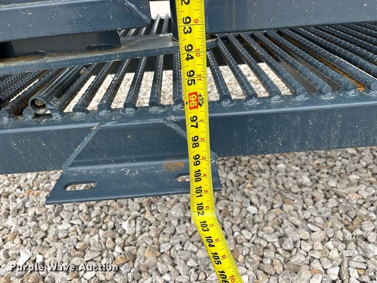 image for item FG0699 RBW Agricultural Rancher Manual squeeze chute