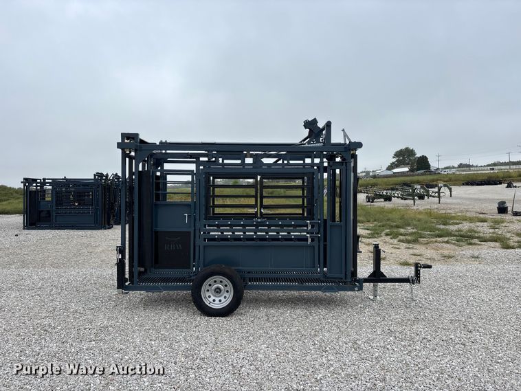 image for item FG0700 RBW Agricultural Rancher Manual squeeze chute