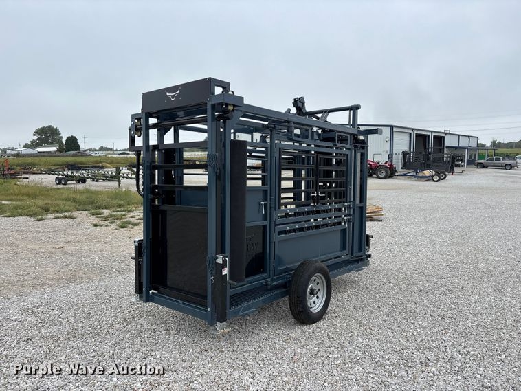 image for item FG0700 RBW Agricultural Rancher Manual squeeze chute