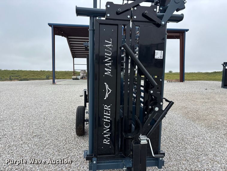 image for item FG0700 RBW Agricultural Rancher Manual squeeze chute
